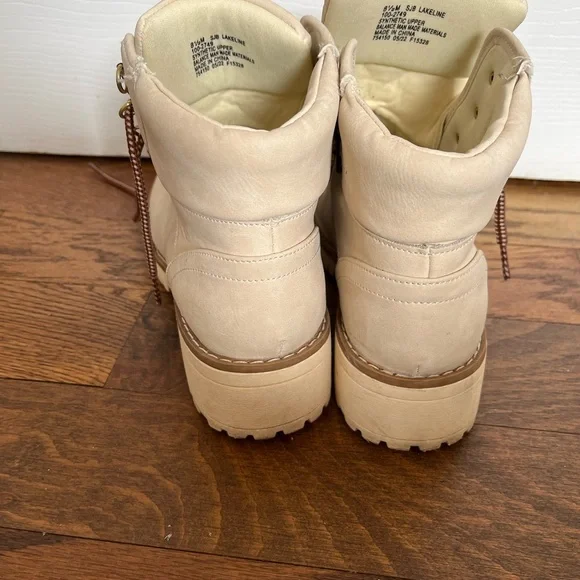 Women's Cream Lace-Up Ankle Boots St John’s Bay Chunky Heel Size 8 1/2 - Picture 9 of 11
